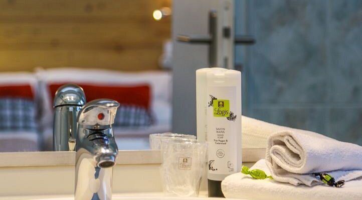 Hotel Aurelia — Bathroom