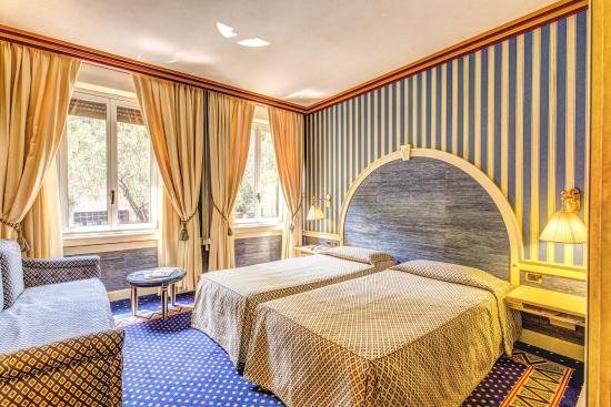 Hotel Auriga — Guest room
