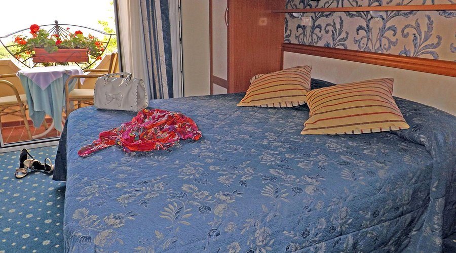 Hotel Bahama — Guest room