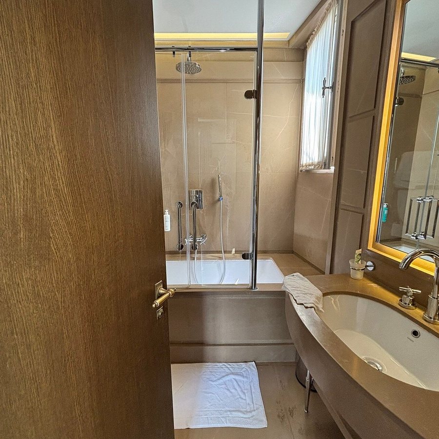 Hotel Balestri — Bathroom
