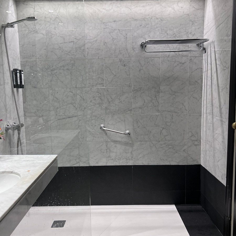 Hotel Balmoral Barcelona Catalonia — Bathroom