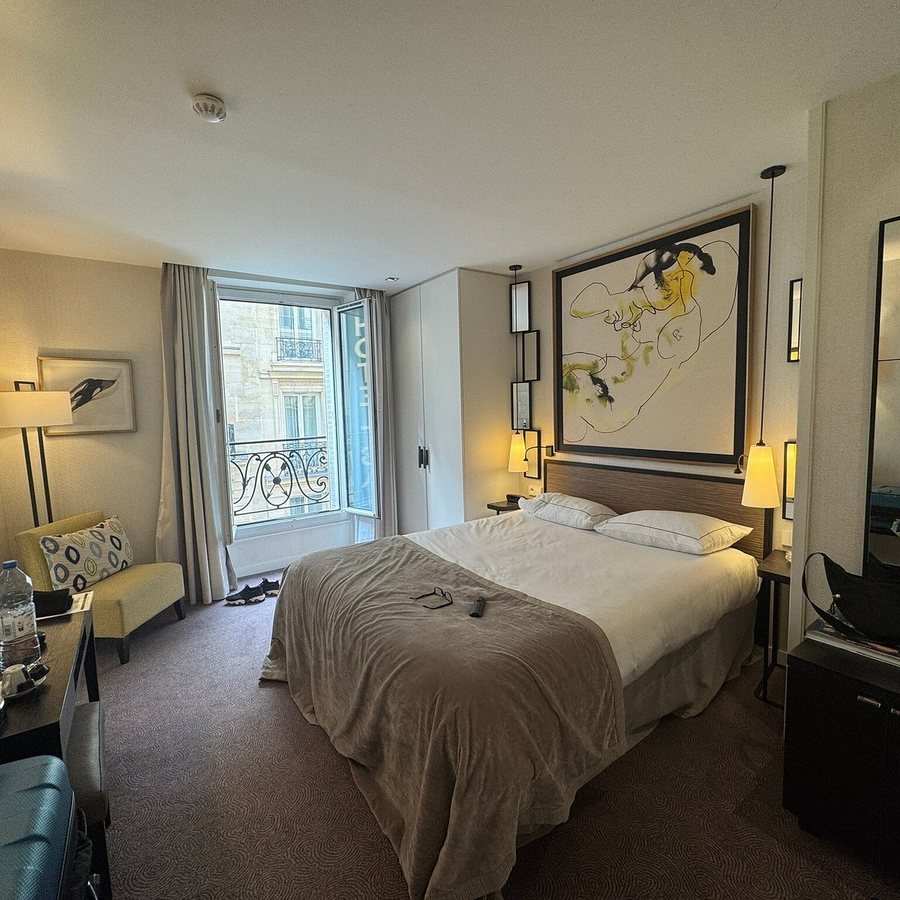 Hotel Balmoral — Guest room