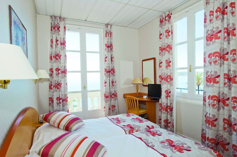 Hotel Balmoral Vacances Bleues — Guest room