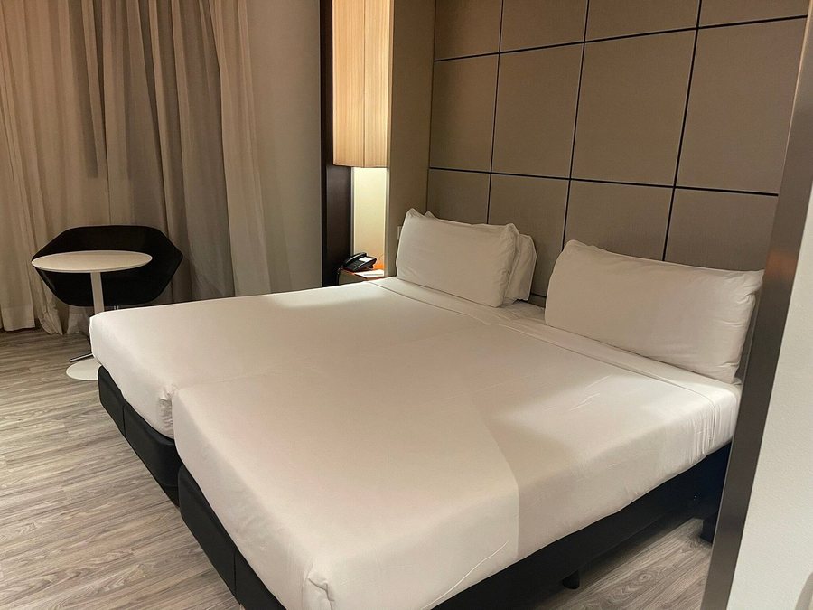 Hotel Barcelona Condal Mar Affiliated By Melia Barcelona Catalonia — Guest room
