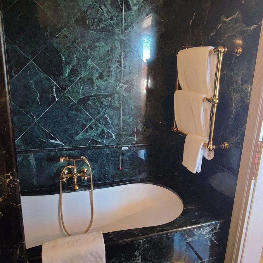 Hotel Bauer Palazzo — Bathroom