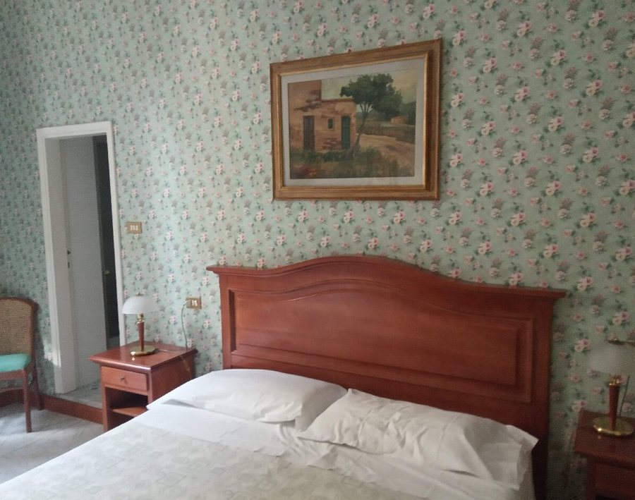 Hotel Beatrice — Guest room