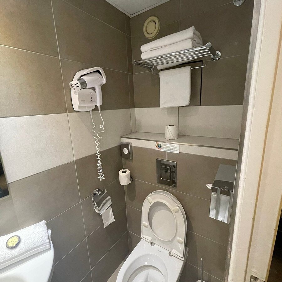 Hotel Beaugrenelle Saint Charles Tour Eiffel — Bathroom