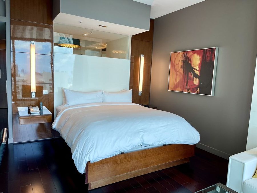 Hotel Beaux Arts Autograph Collection — Guest room