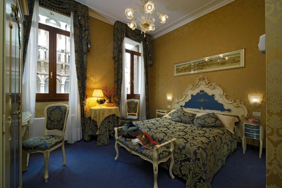 Hotel Becher — Guest room