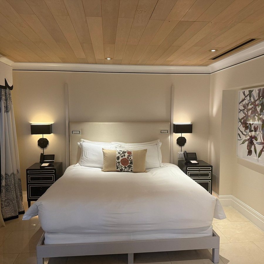 Hotel Bel Air Los Angeles California — Guest room
