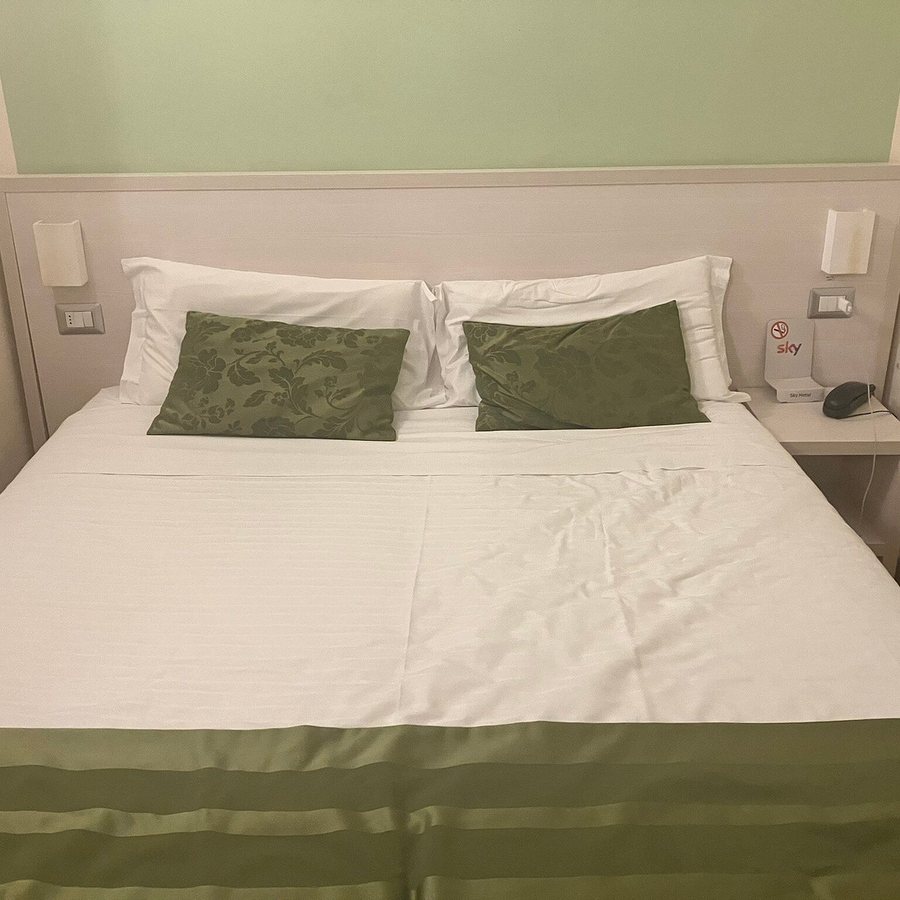 Hotel Bella Firenze — Guest room