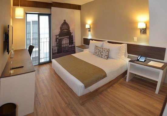 Hotel Bellas Artes — Guest room