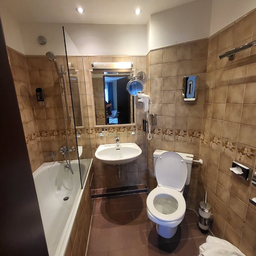 Hotel Bellevue — Bathroom