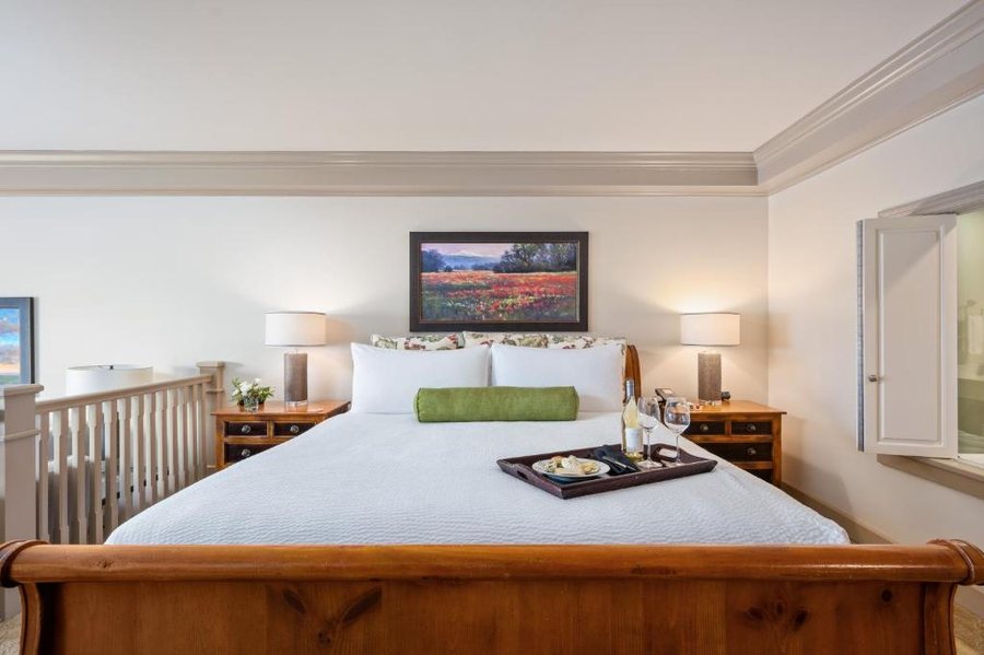 Hotel Bellwether — Guest room