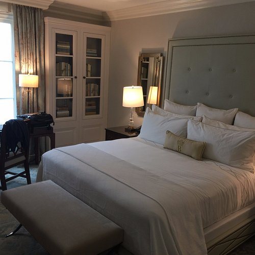 Hotel Bennett — Guest room