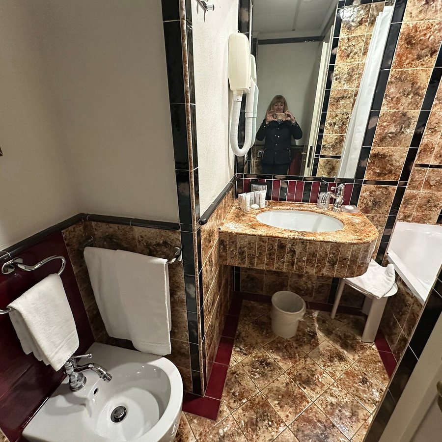 Hotel Berchielli — Bathroom