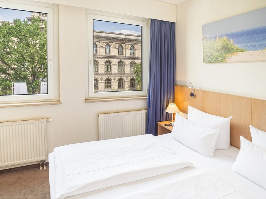 Hotel Berlin Mitte by Campanile — Guest room