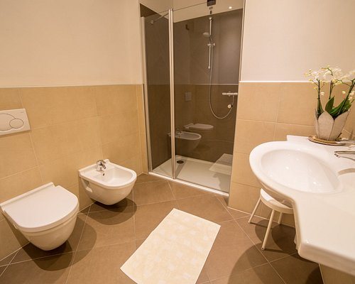 Hotel Bertoldi — Bathroom