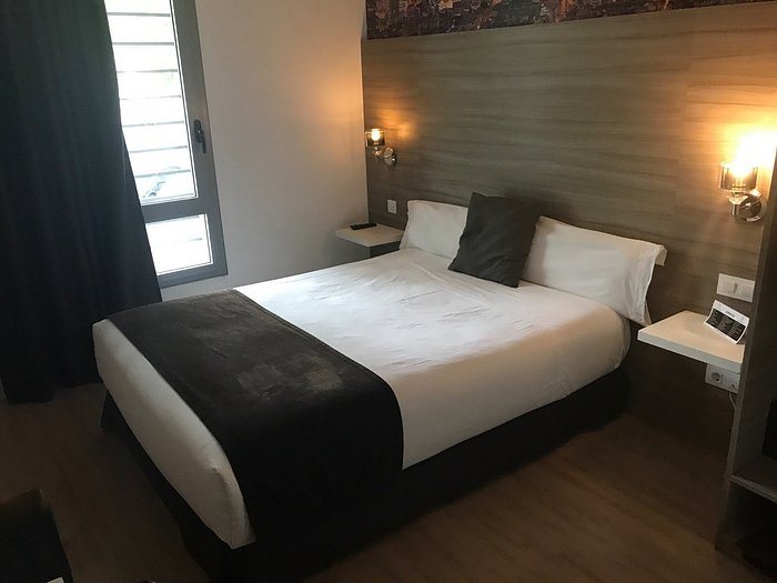 Hotel Best Price Diagonal Barcelona Catalonia — Guest room
