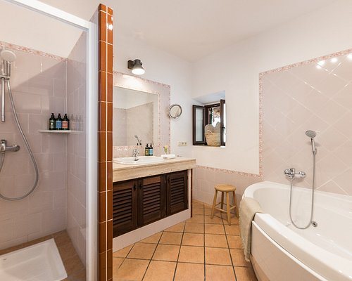 Hotel Binibona Parc Natural — Bathroom