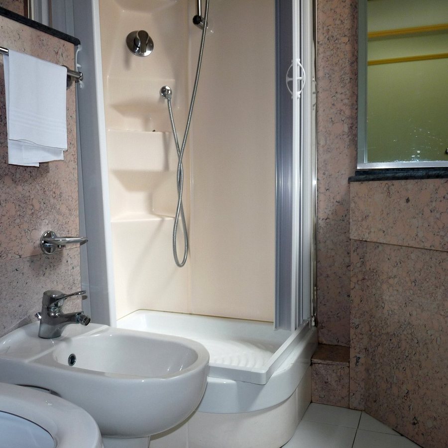 Hotel Bisanzio — Bathroom