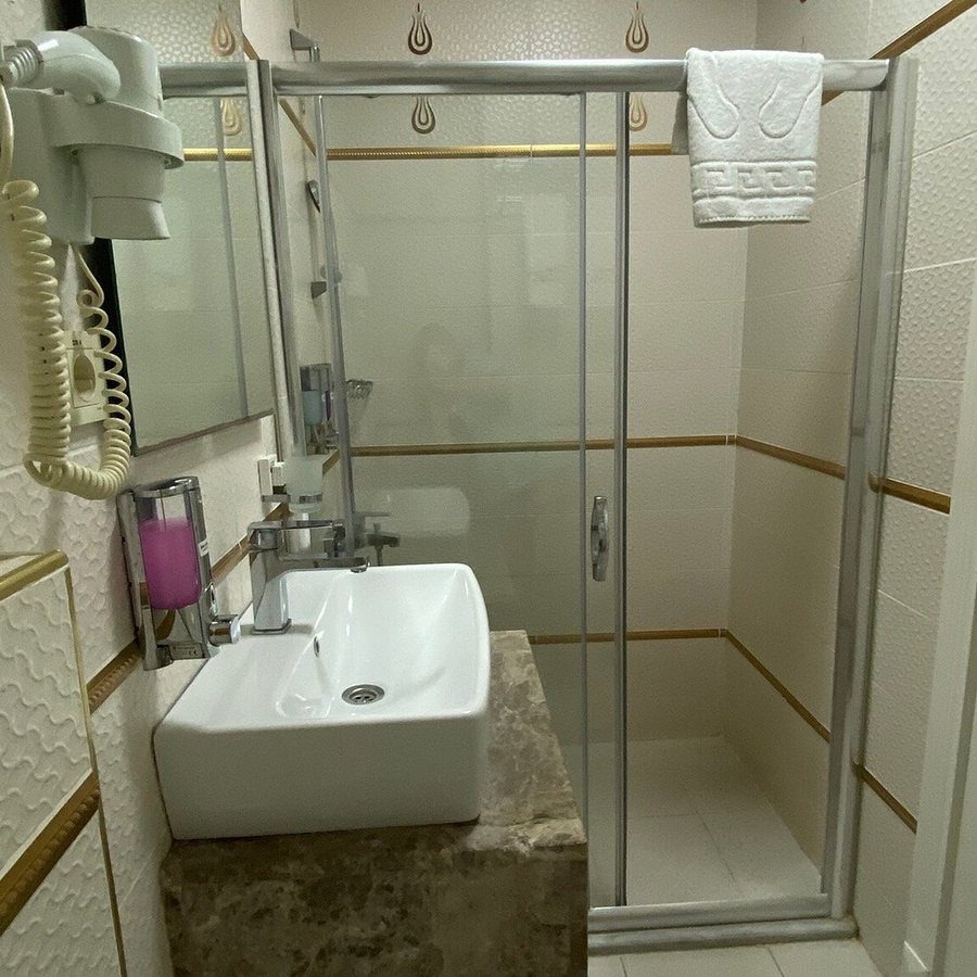 Hotel Black Tulip Istanbul — Bathroom