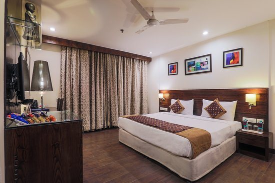 Hotel Bluestone Nehru Place — Guest room