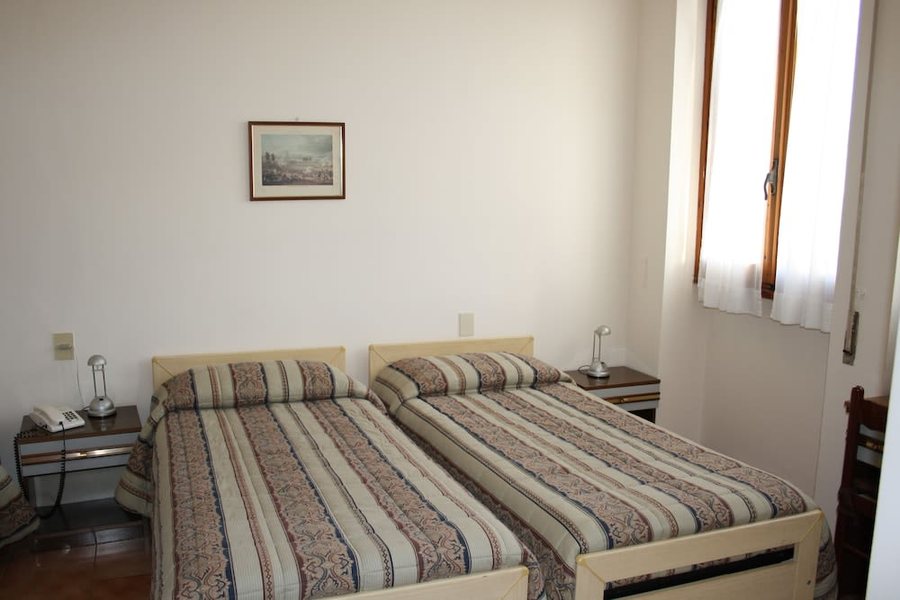 Hotel Bodoni — Guest room