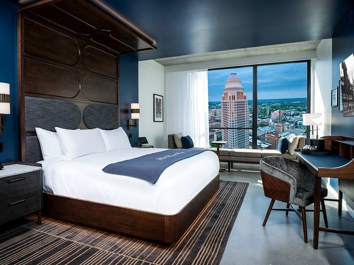 Hotel Bourre Bonne Louisville Curio Collection by Hilton — Guest room