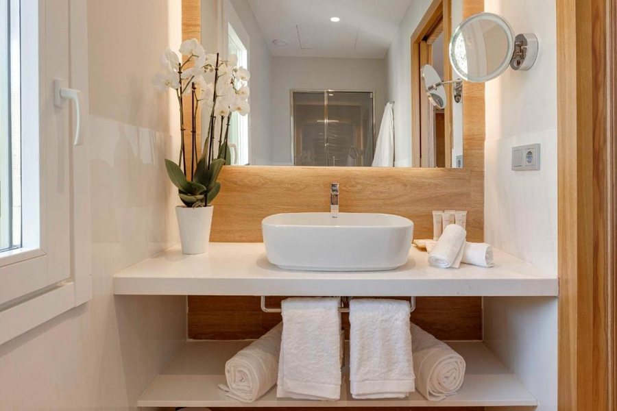 Hotel Boutique Mirlo Barcelona Barcelona Catalonia — Bathroom
