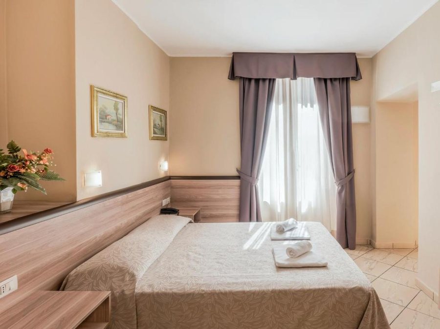 Hotel Brianza — Guest room