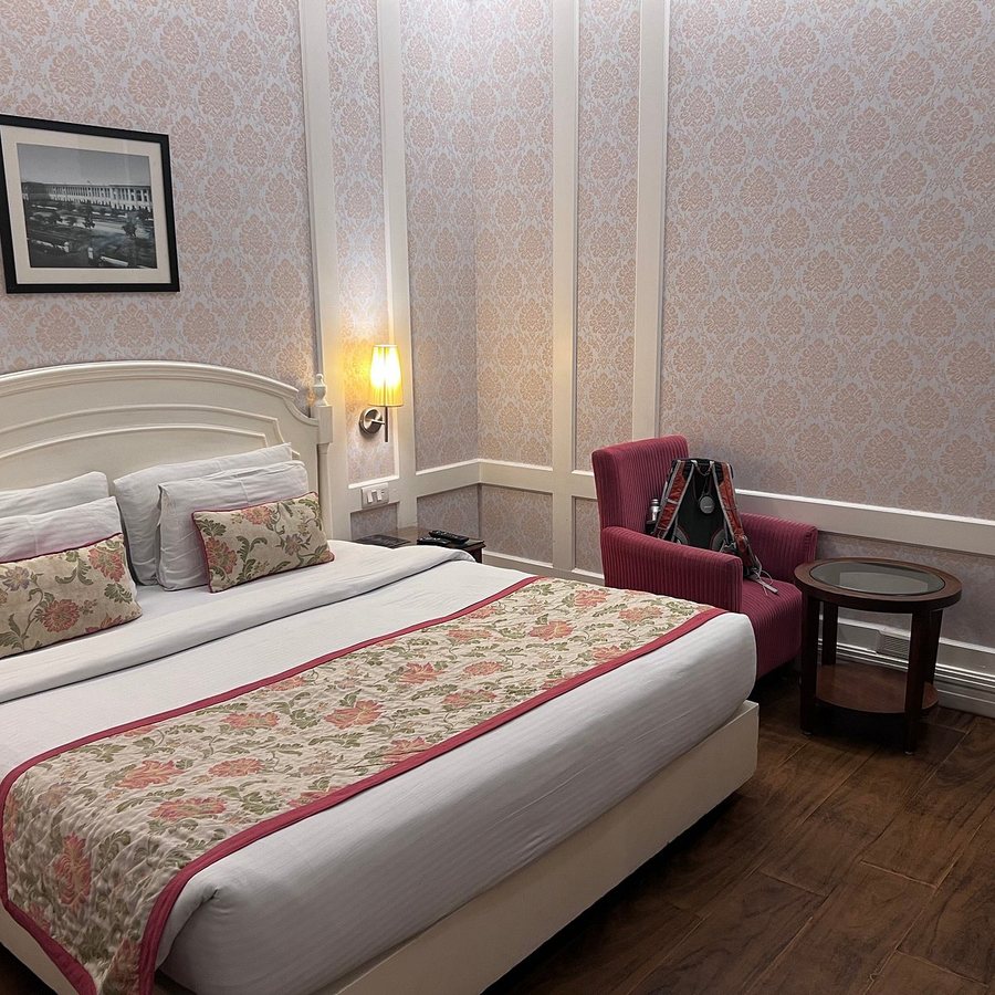 Hotel Bright — Guest room