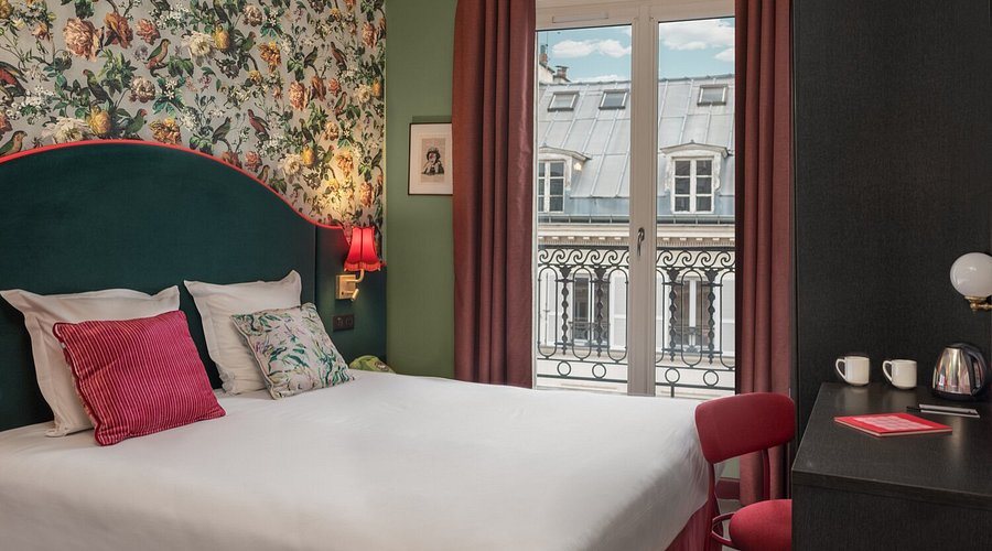 Hotel Brittany — Guest room