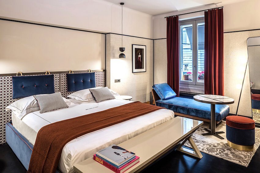 Hotel Canada — Guest room