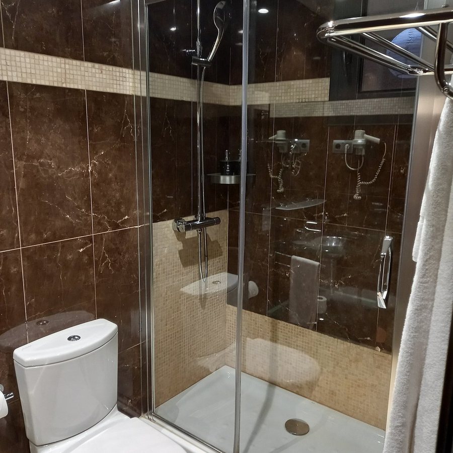 Hotel Canton Barcelona Catalonia — Bathroom
