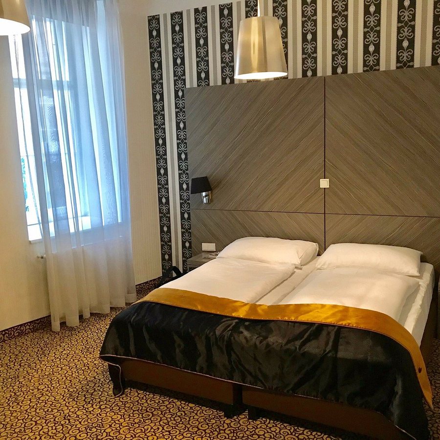 Hotel Carlton Opera — Guest room