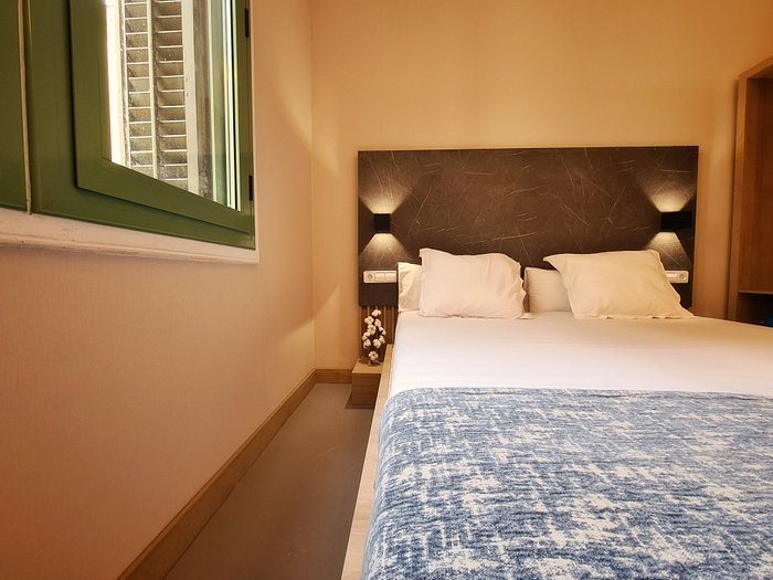 Hotel Casa Gardenia Barcelona Catalonia — Guest room