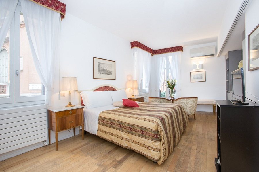 Hotel Casa Petrarca — Guest room