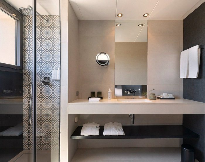 Hotel Casa Sagnier Barcelona Catalonia — Bathroom