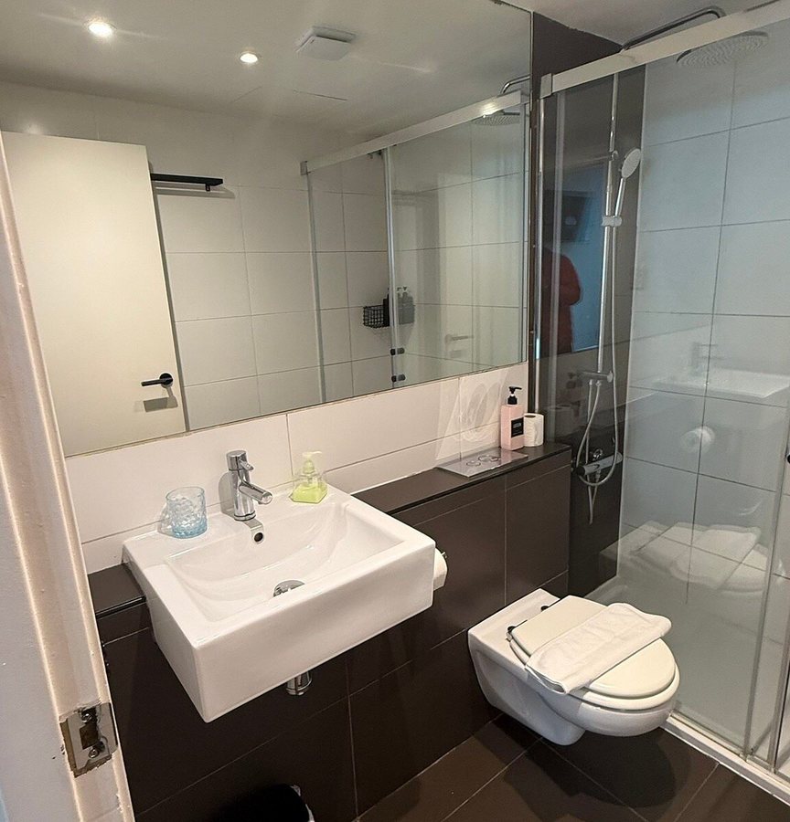 Hotel Casa Trafalgar Barcelona Catalonia — Bathroom