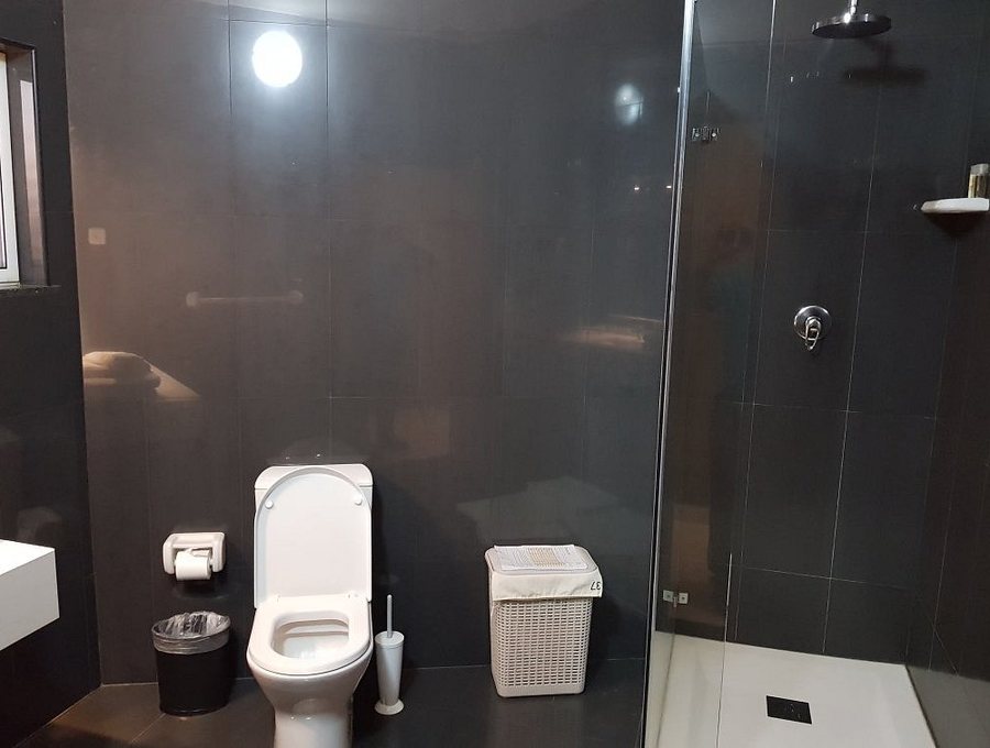 Hotel Castelo Branco — Bathroom