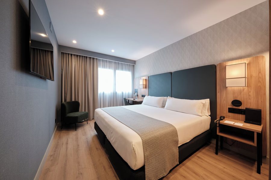Hotel Catalonia La Maquinista Barcelona Catalonia — Guest room