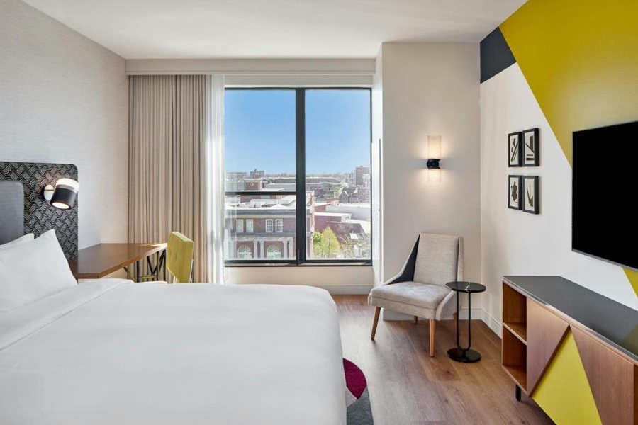Hotel Celare Cincinnati Midtown a Tribute Portfolio Hotel — Guest room