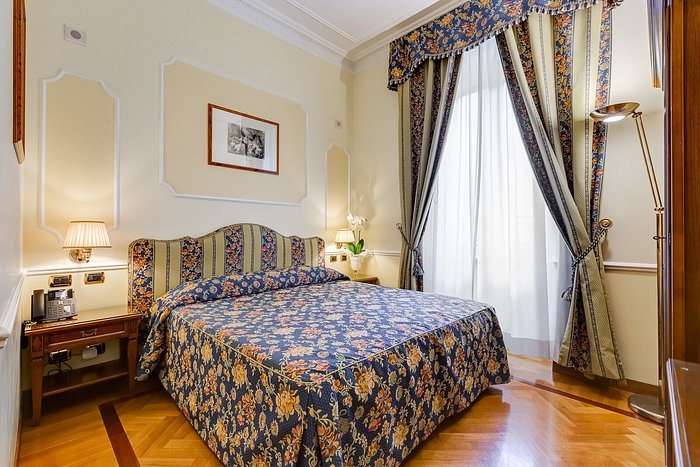 Hotel Cellini — Guest room