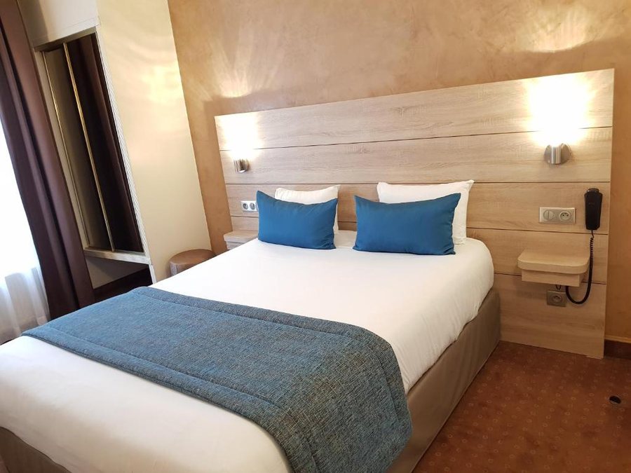 Hotel Champerret Elysees — Guest room