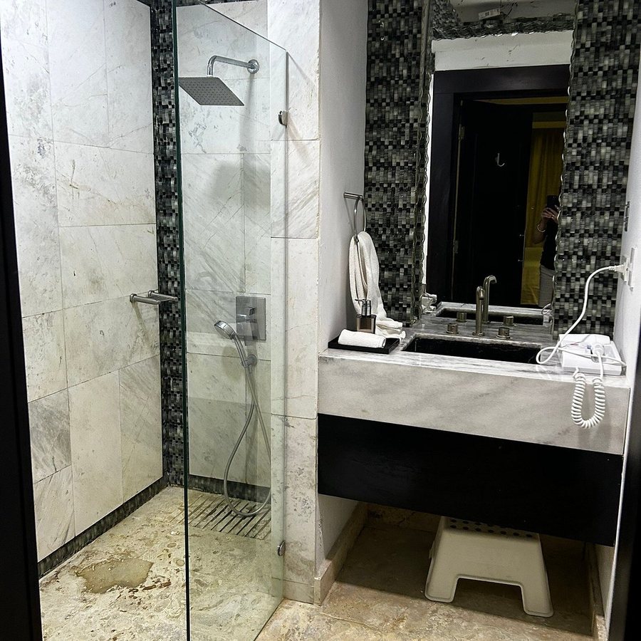 Hotel Chateau Del Mar Ocean Villas — Bathroom