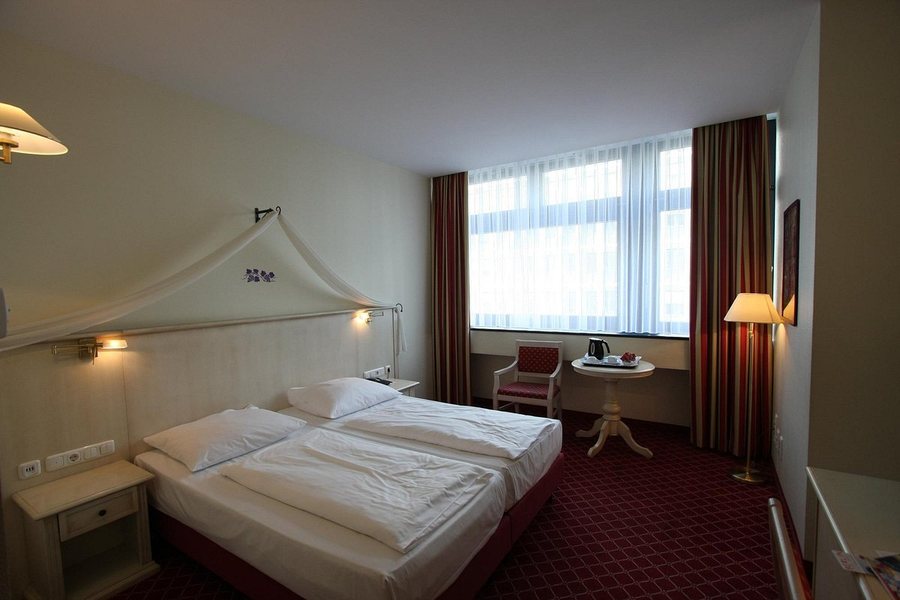 Hotel Chateau Kurfuerstendamm — Guest room
