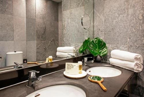 Hotel chic basic Velvet Barcelona Catalonia — Bathroom