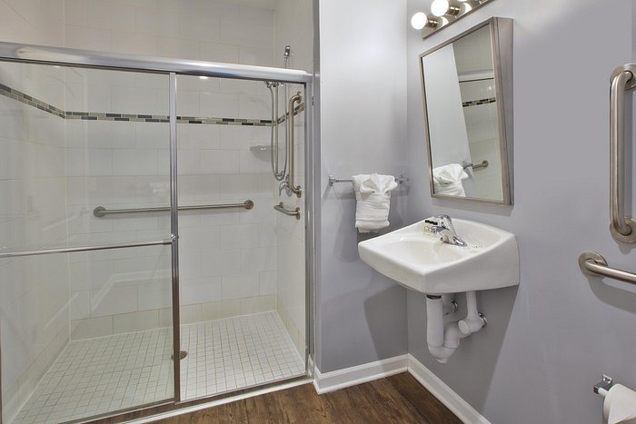 Hotel Chicago West Loop Surestay Collection By Best Western — Bathroom