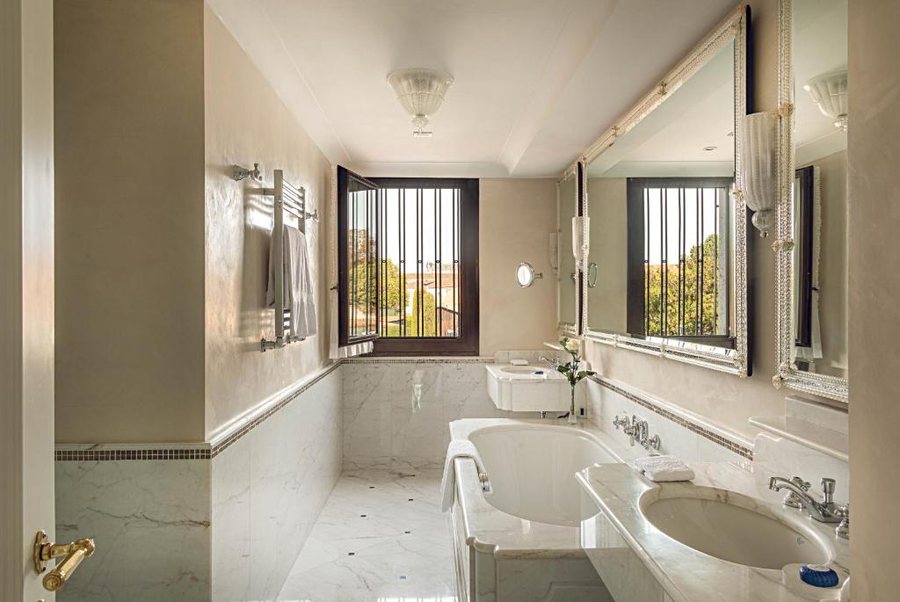 Hotel Cipriani A Belmond Hotel Venice — Bathroom
